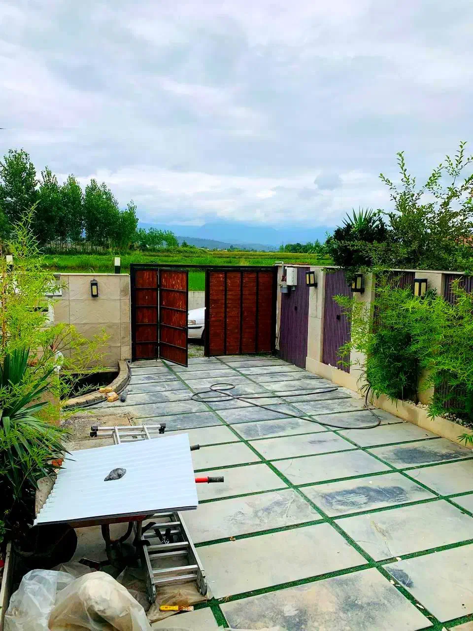 ویلاباغ همکف نیمه مبله 200متری سند تک برگ شهرکی|فروش خانه و ویلا|رحیمآباد, |دیوار