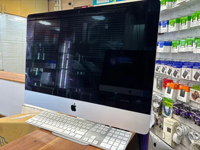 Imac  2017  4k|رایانه رومیزی|تهران, فلسطین (میدان انقلاب)|دیوار