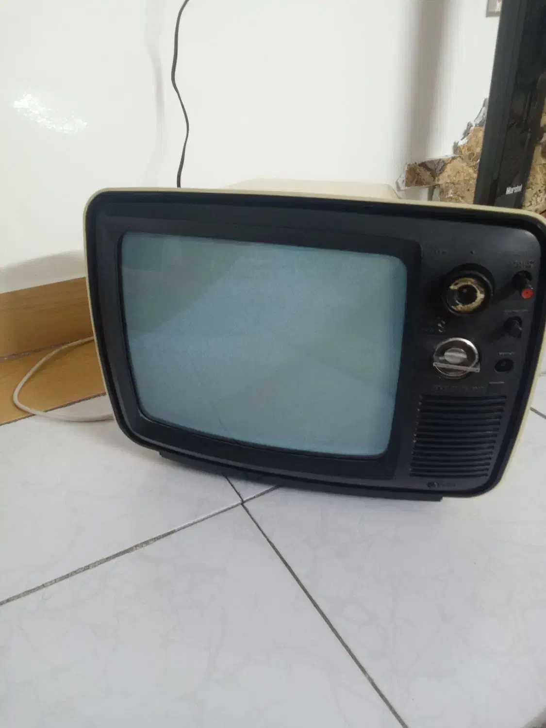 تلویزیون قدیمی سالم عتیقه|تلویزیون و پروژکتور|تهران, شهرک ولیعصر جنوبی|دیوار