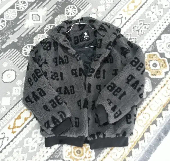 لباس گرم|لباس|پرند, فاز ۴|دیوار