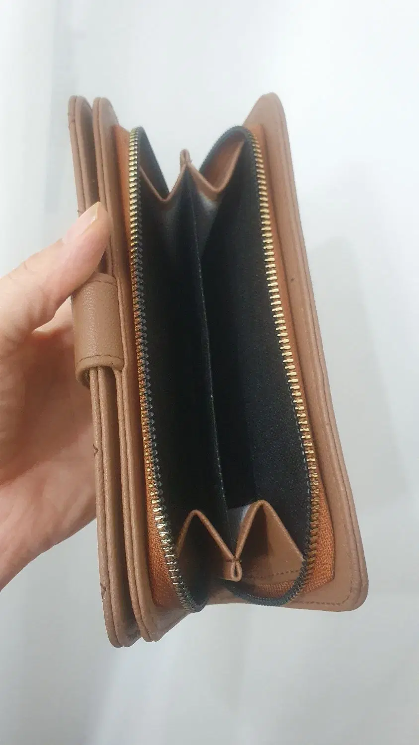 کیف پول|کیف، کفش، کمربند|بابل, |دیوار