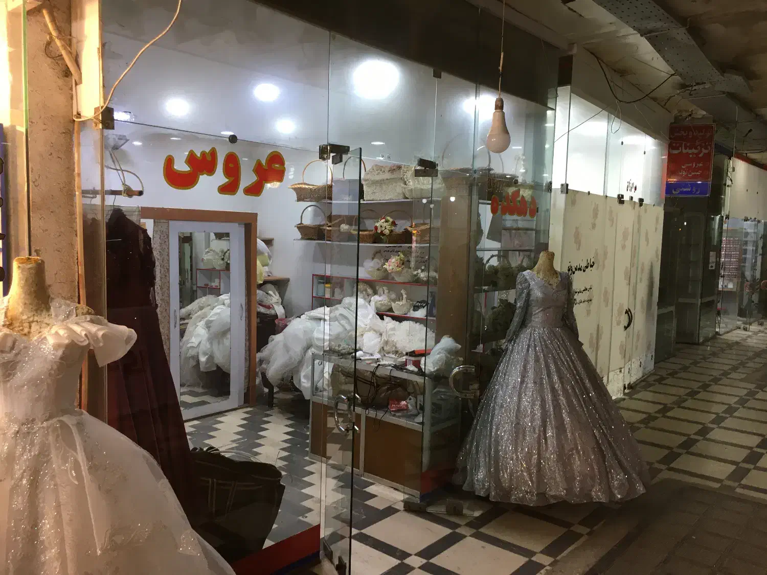 مغازه ۱۶ متری پاساژ شیخی و شکوریان|فروش مغازه و غرفه|تالش, هشتپر|دیوار