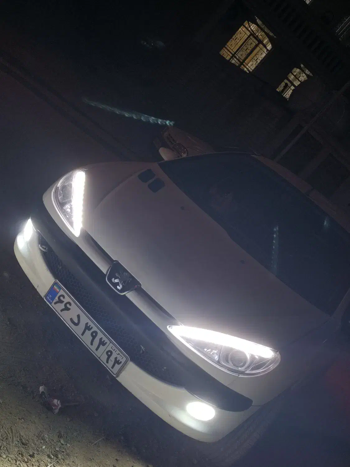 تعویض چراغ ۲۰۶مدل ۲۰۷با چراغ فابریک|قطعات یدکی و لوازم جانبی|شیراز, سعدیه شمالی|دیوار