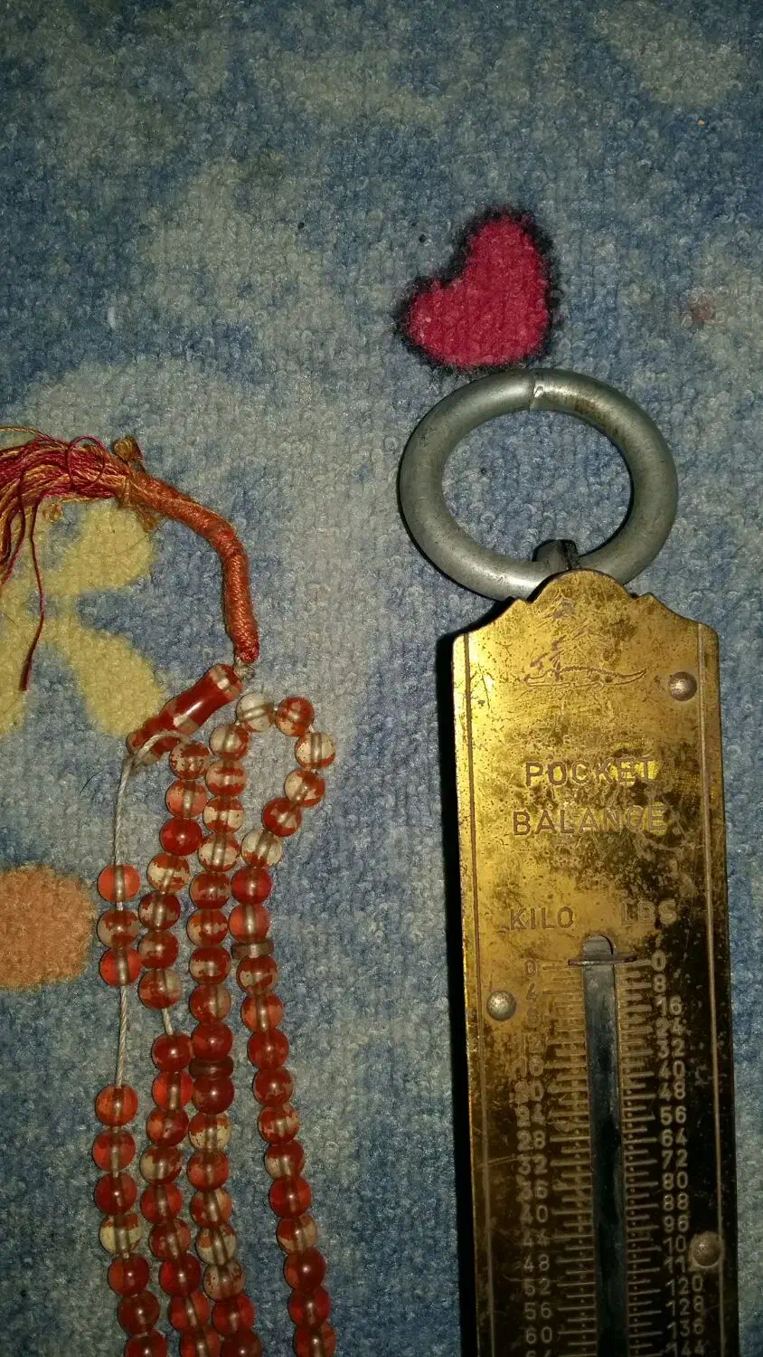 ترازو دستی المانی خیلی قدیمی با ۱عددتسبی جنس سنگ|کلکسیون اشیاء عتیقه|ملارد, |دیوار