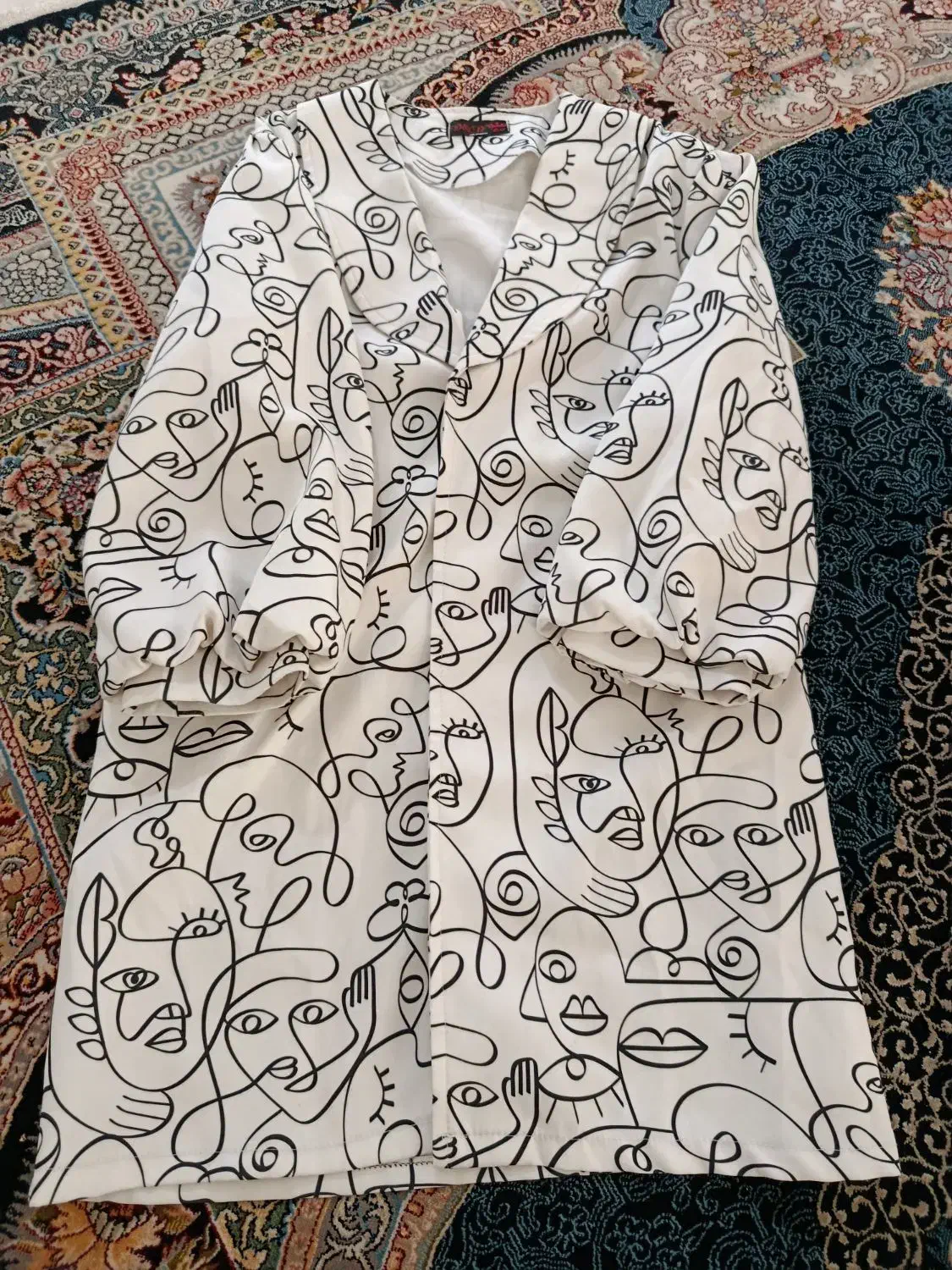 چند عدد مانتو و سارافون و شومیز مجلسی|لباس|مهاجران, |دیوار