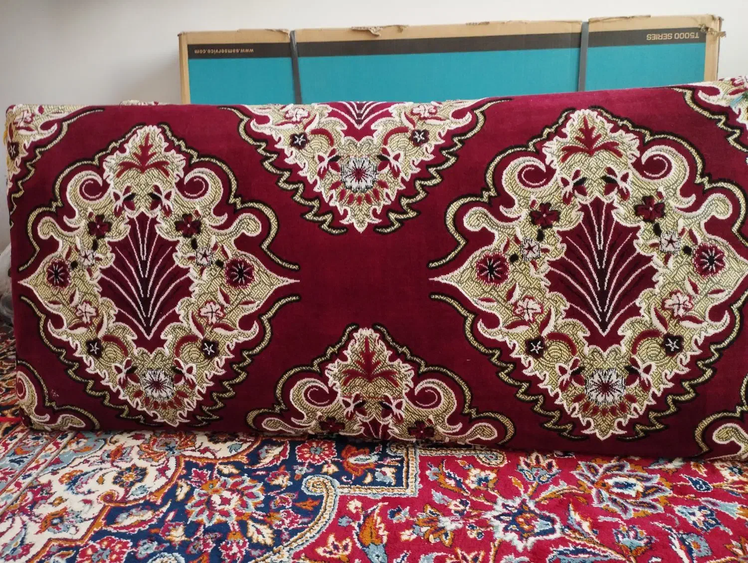 پشتی نونو|پشتی|بردسکن, |دیوار