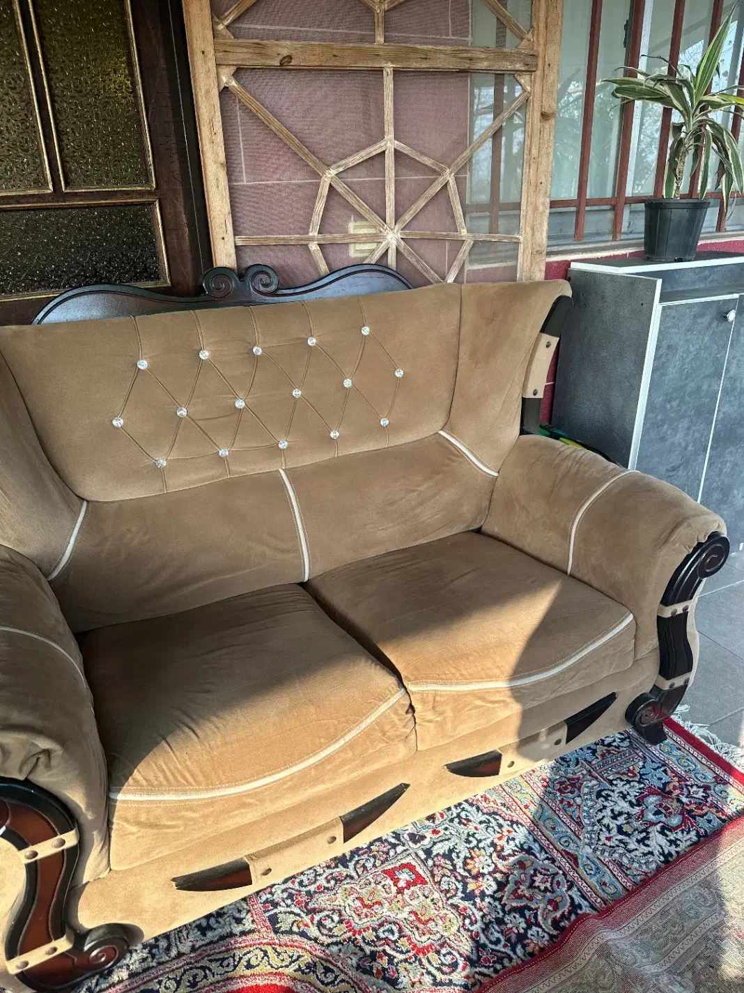 مبل نه نفره|مبلمان خانگی و میز عسلی|لاهیجان, انقلاب|دیوار