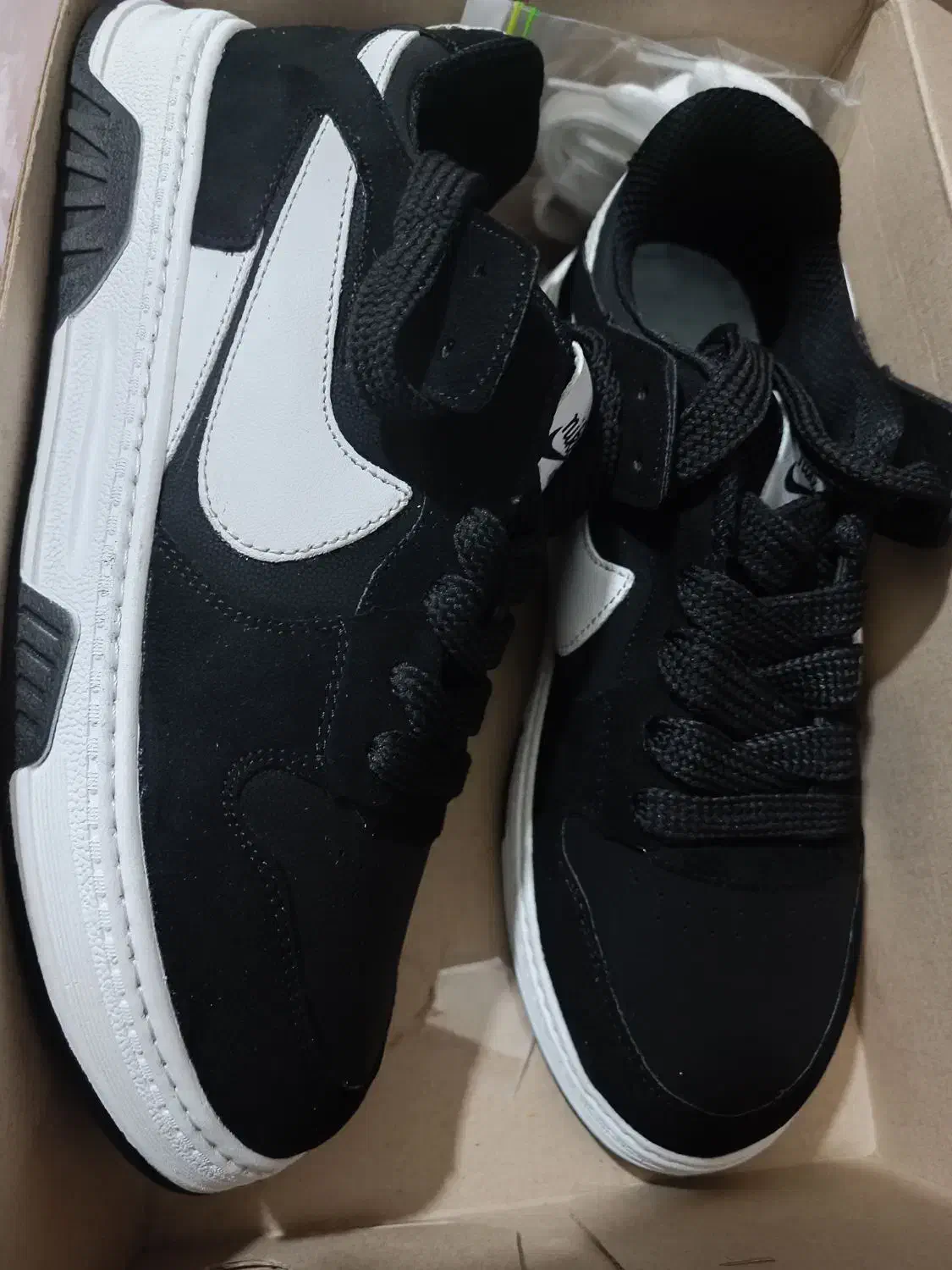 کفش نایک|کیف، کفش، کمربند|اسفراین, |دیوار