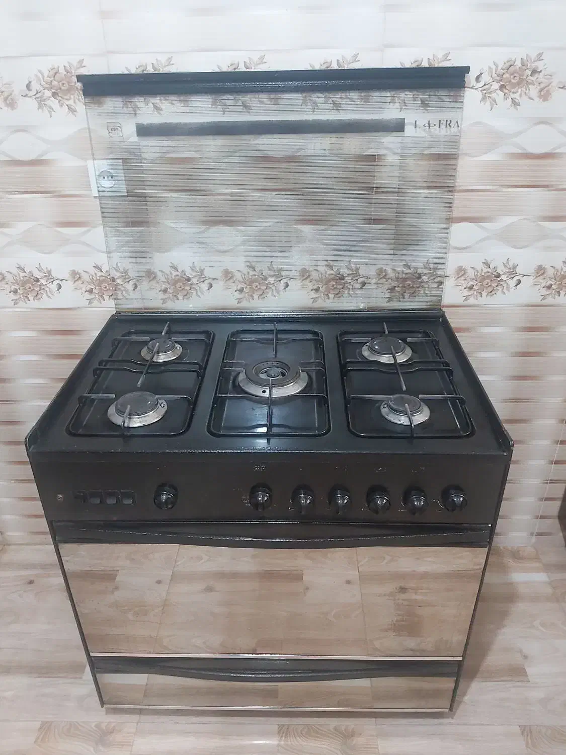 گاز فر دار مشکی، سالم، برند لوفرا|اجاق گاز و لوازم برقی پخت‌وپز|ضیابر, |دیوار