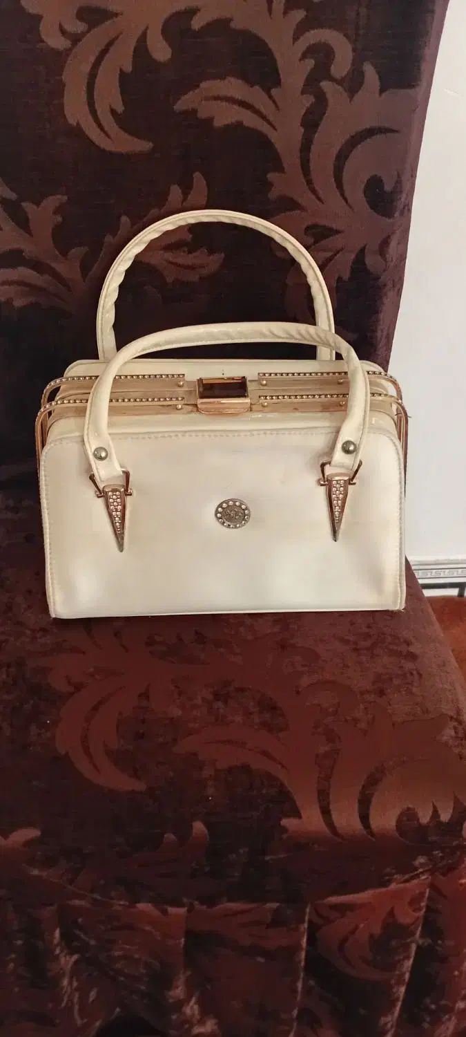 کیف|کیف، کفش، کمربند|بکتاش, |دیوار