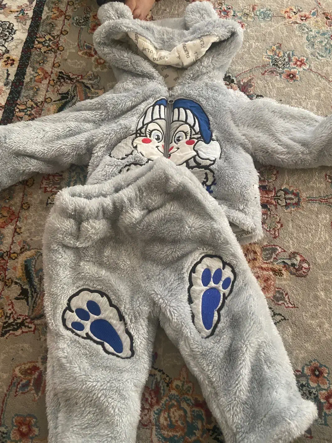 لباس بچه|کفش و لباس بچه|راهگان, |دیوار