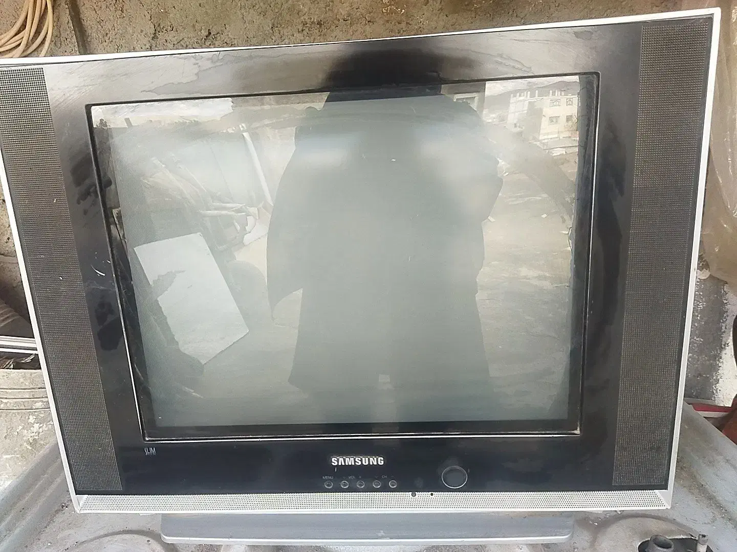 تلویزیون ۲۱ اینچ|تلویزیون و پروژکتور|بجنورد, |دیوار