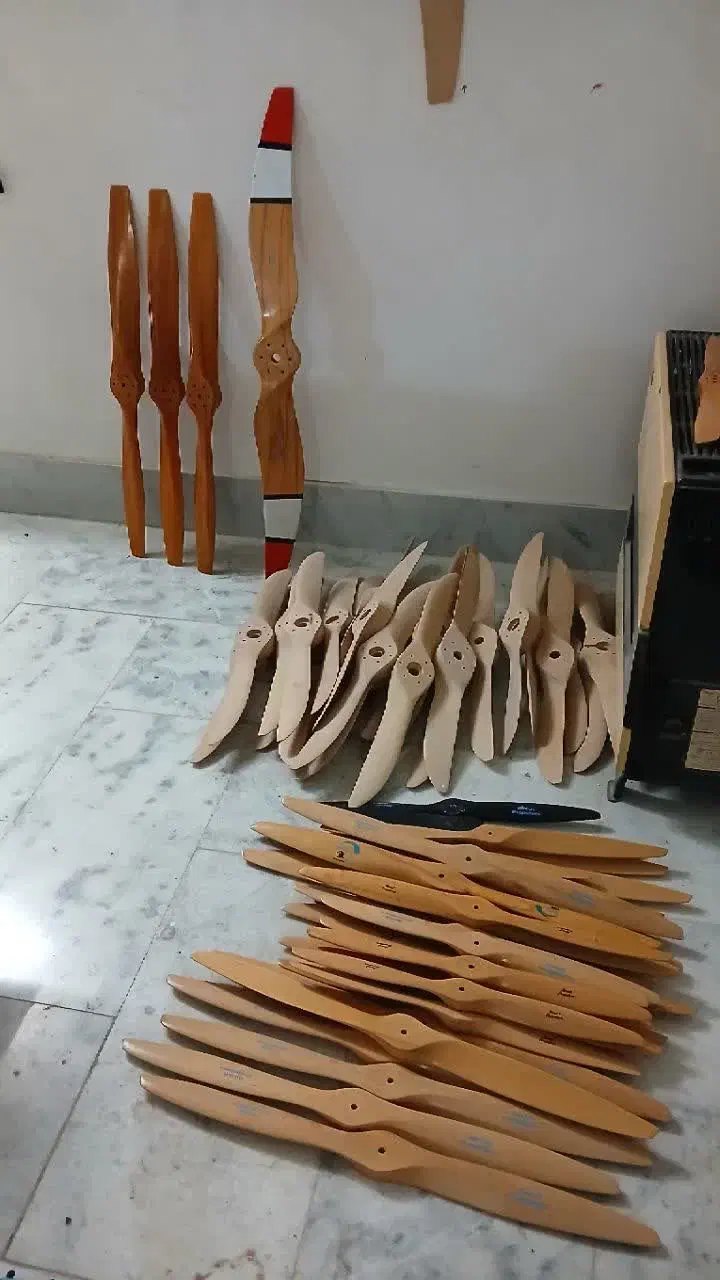 ملخ هواپیما|اسباب‌بازی بچه|تهران, حر|دیوار