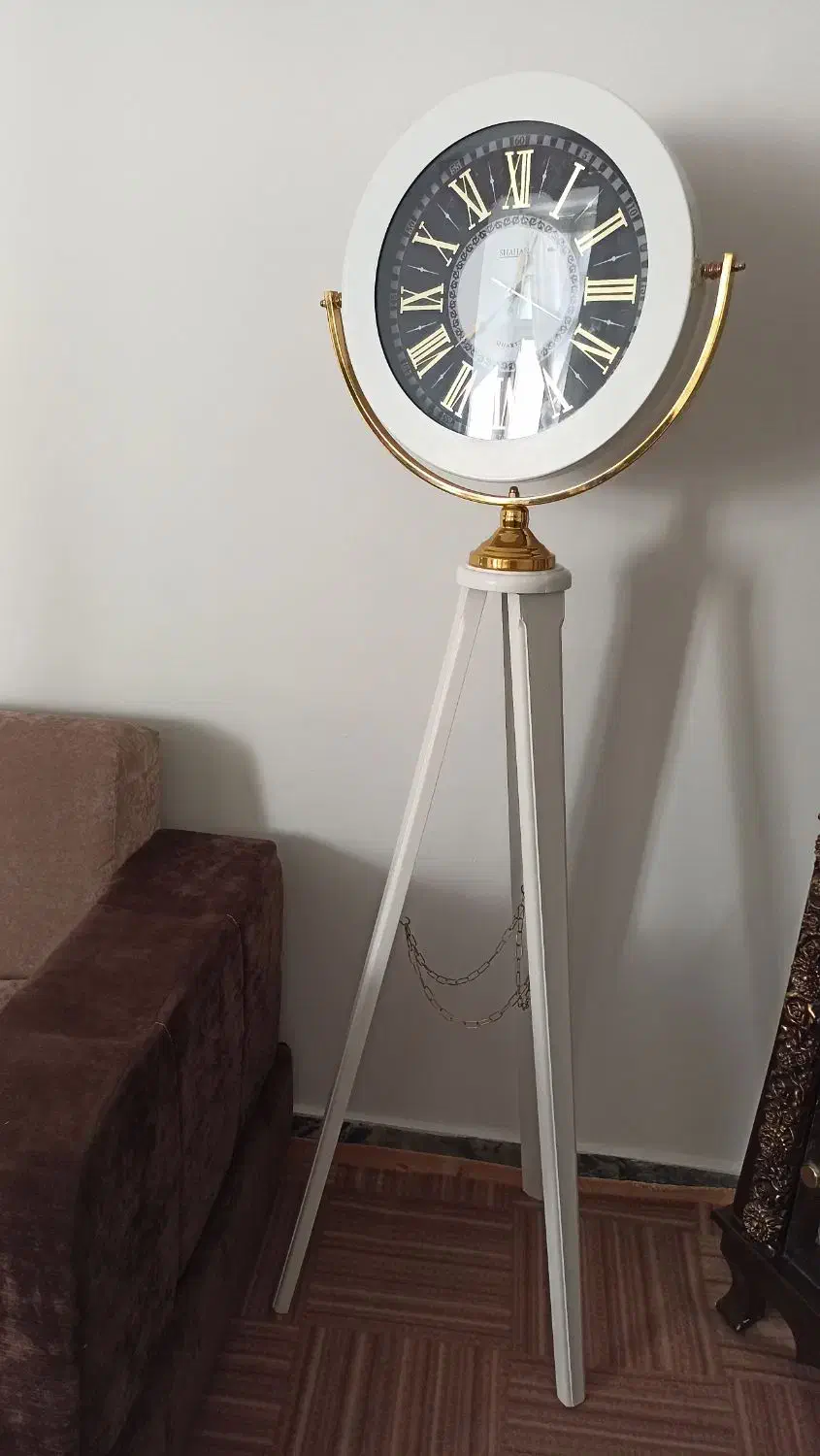 ساعت ایستاده|ساعت دیواری و تزئینی|ایوان, |دیوار