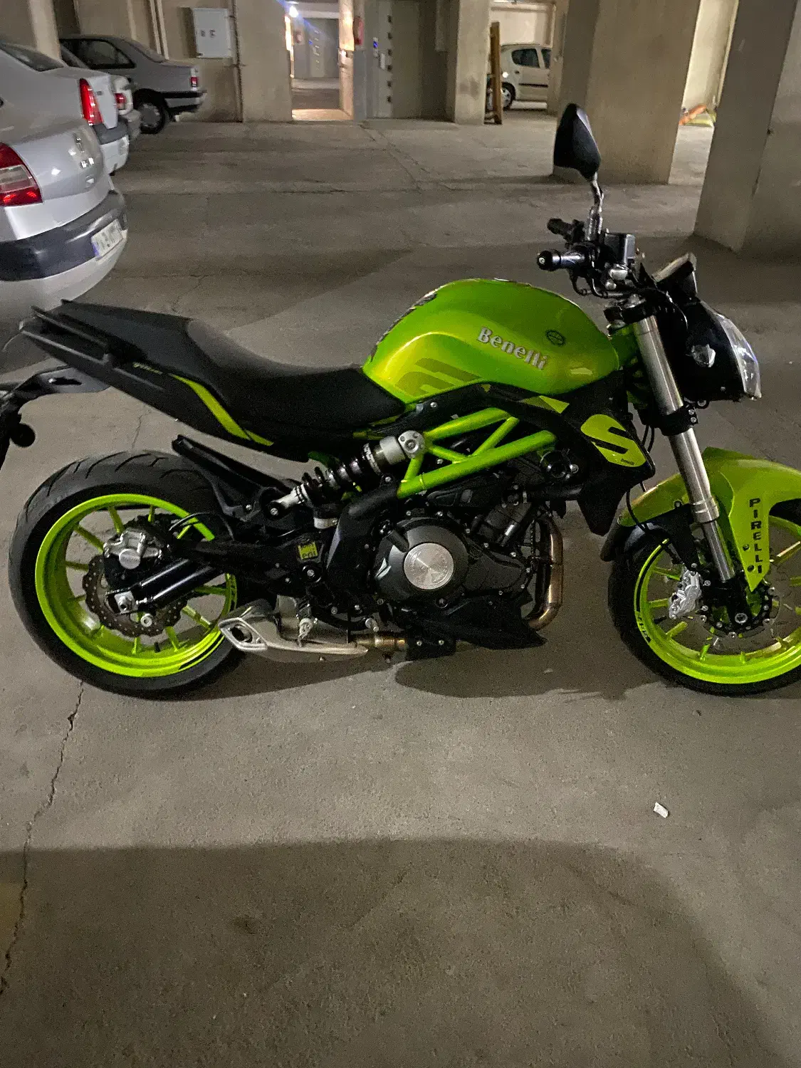 بنلی جفت سیلندر ۳۰۰ فسفری|موتورسیکلت|قم, انسجام|دیوار