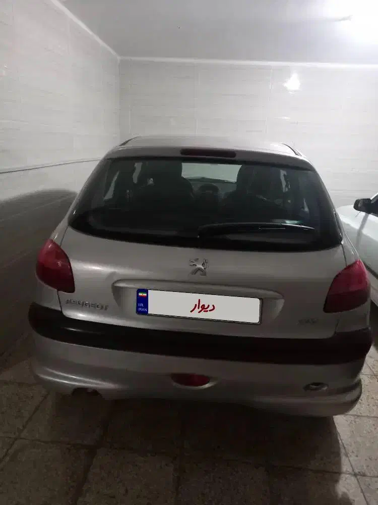 پژو ۲۰۶ مدل ۸۴ رنگ نقره ای|خودرو سواری و وانت|شهرکرد, |دیوار
