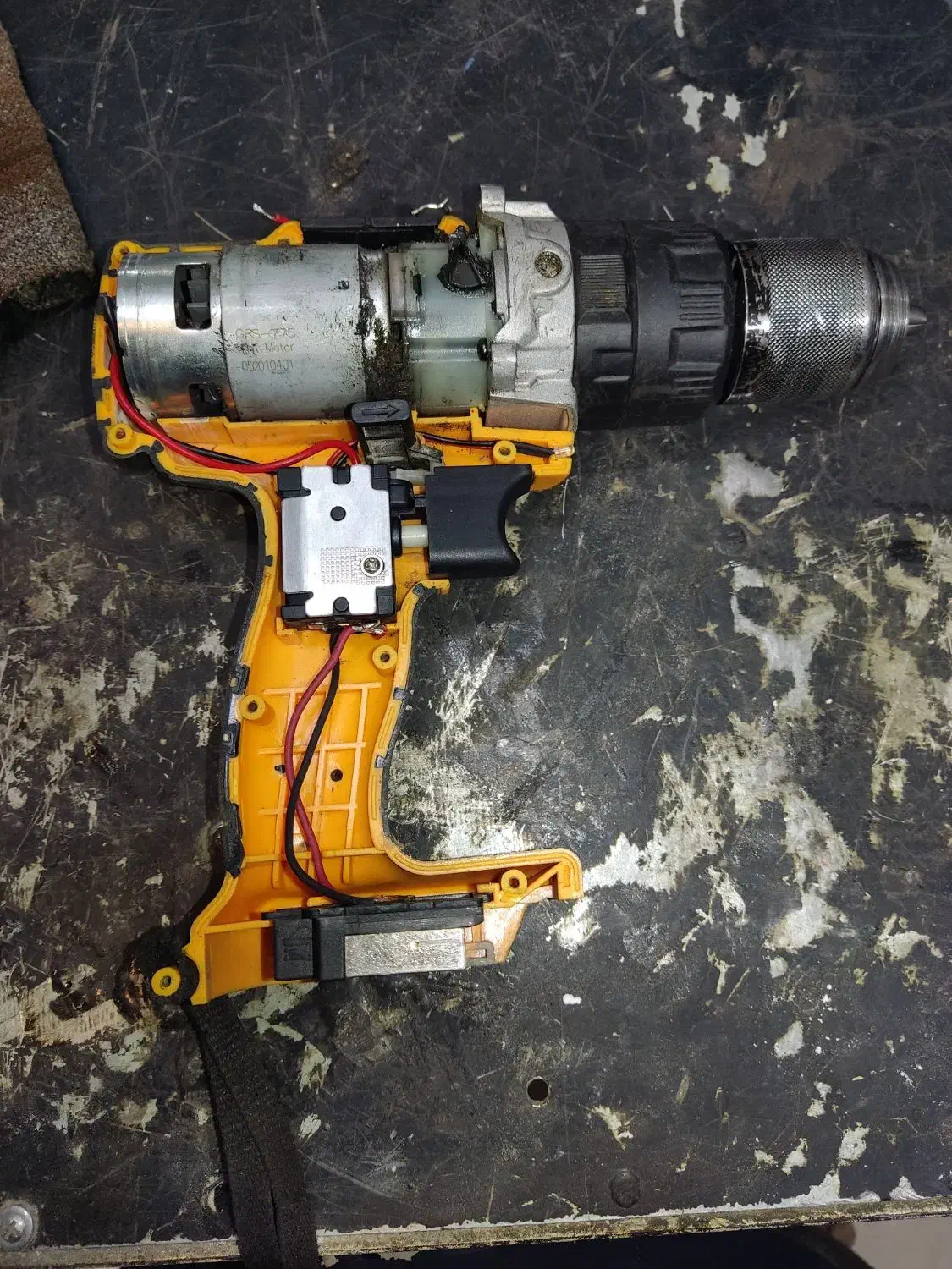 سیم پیچی و تعمیرات ابزار فرز دریل هیلتی پمپ آب|خدمات پیشه و مهارت|کرج, گلشهر|دیوار