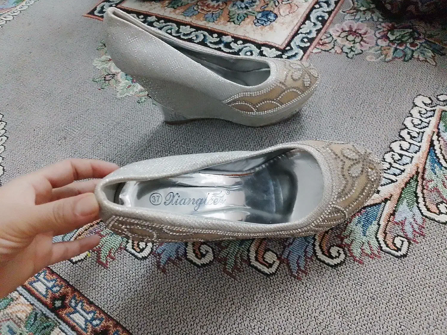 کفش مجلسی ۳۷یا۳۸میخوره|کیف، کفش، کمربند|قشم, |دیوار