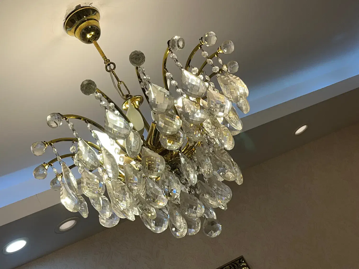 لوستر|لوستر و چراغ آویز|رشت, باهنر|دیوار