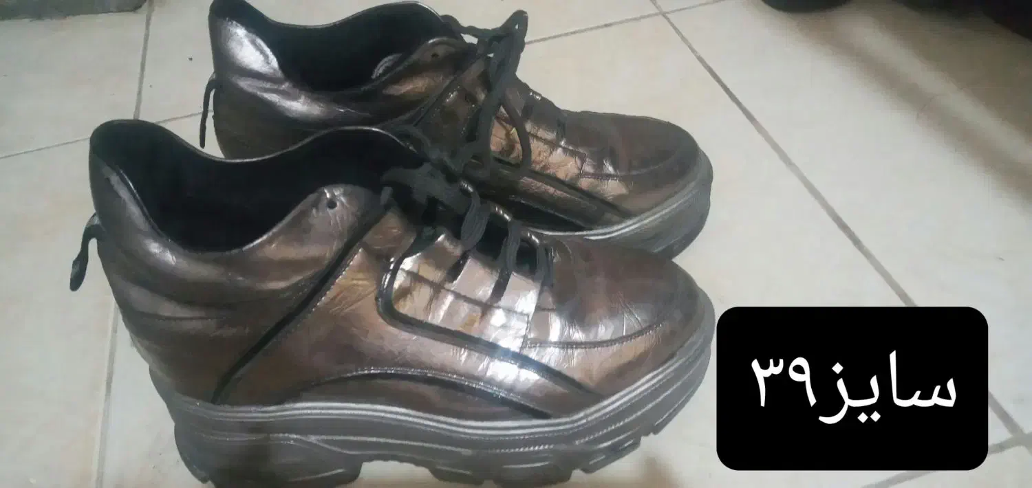 کفش ها فقط جفتی ۱۱۰۰۰۰تومان|کیف، کفش، کمربند|قم, چهار مردان|دیوار