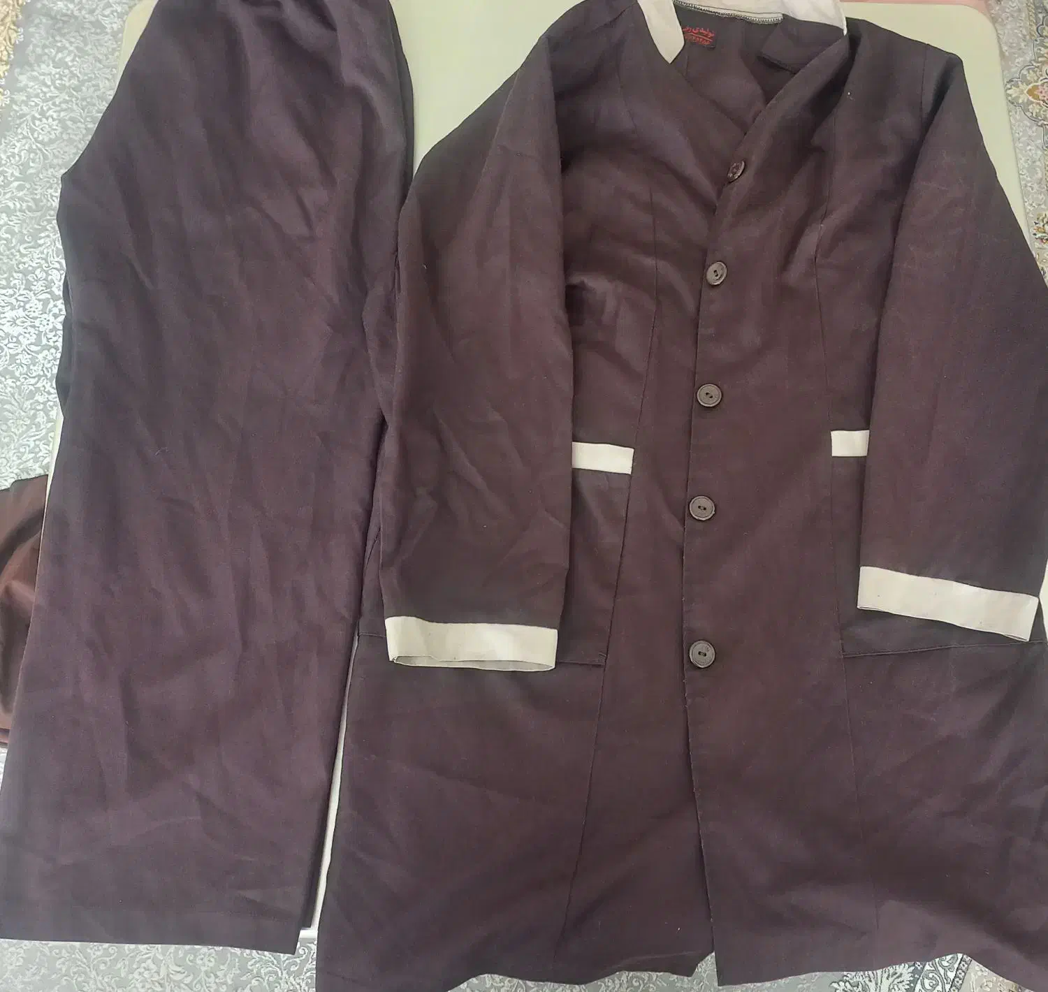 لباس مدرسه|لباس|خوی, |دیوار