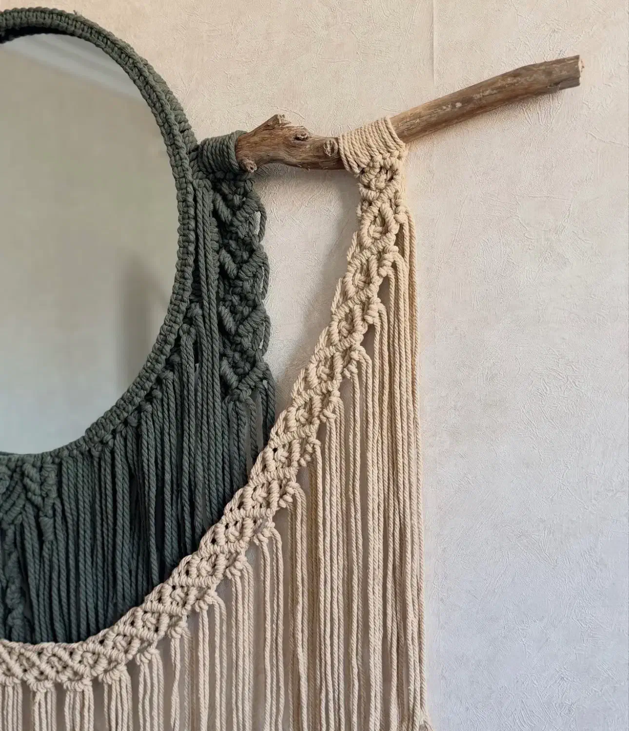 آینه مکرومه|آینه|صدرا-فارس, فاز ۱|دیوار