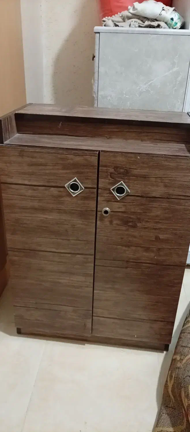 جاکفشی|جاکفشی، کمد، دراور|قرچک, ولی آباد|دیوار