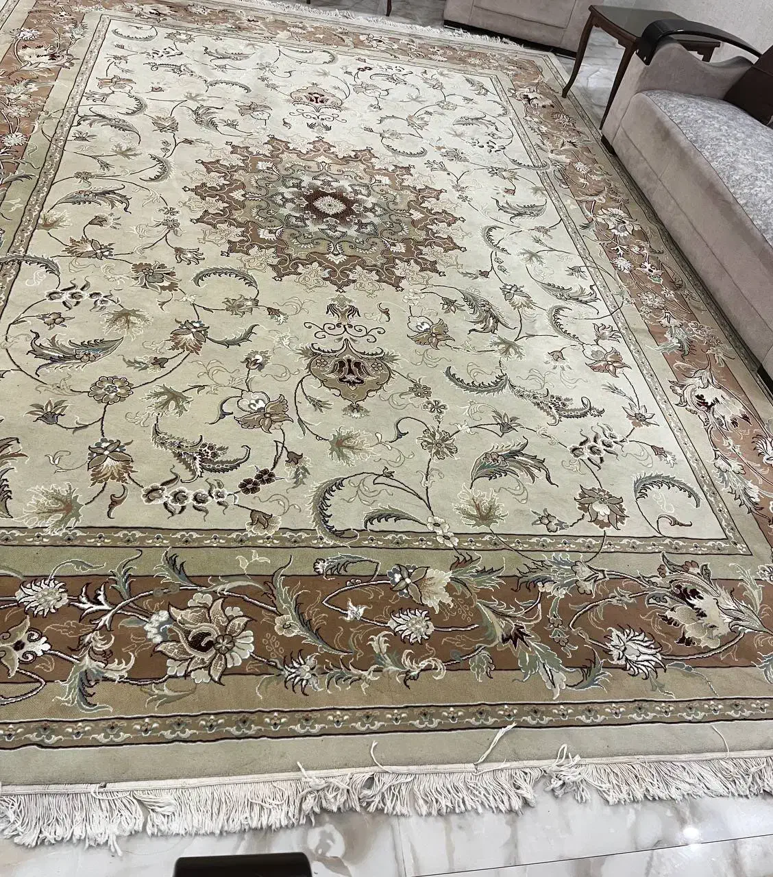 فرش ماشینی ۱۲ متری در حد نو و تمیز|فرش|مشهد, رضاشهر|دیوار