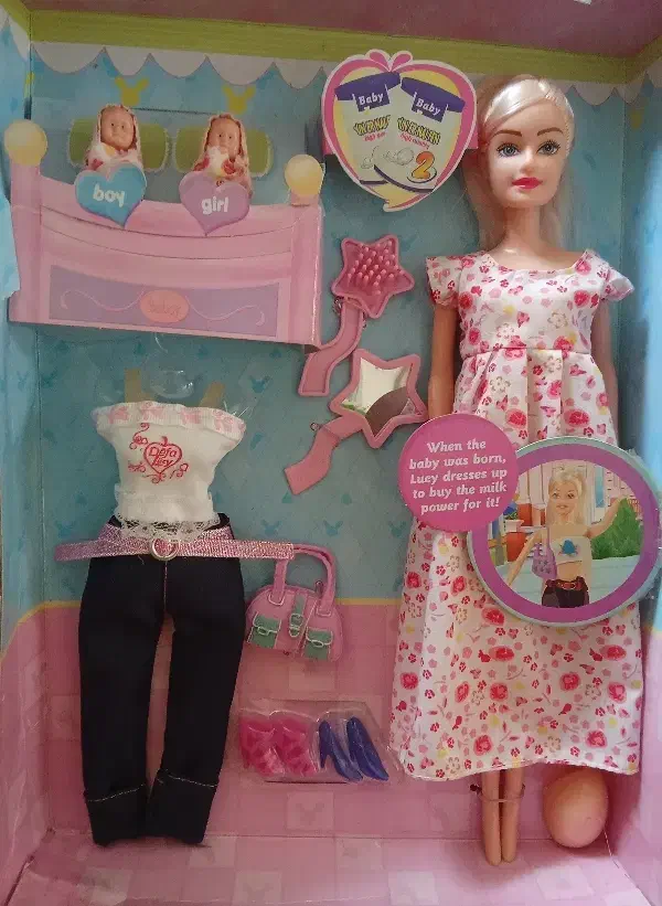 عروسک باربی|اسباب‌‌بازی|قروه, |دیوار