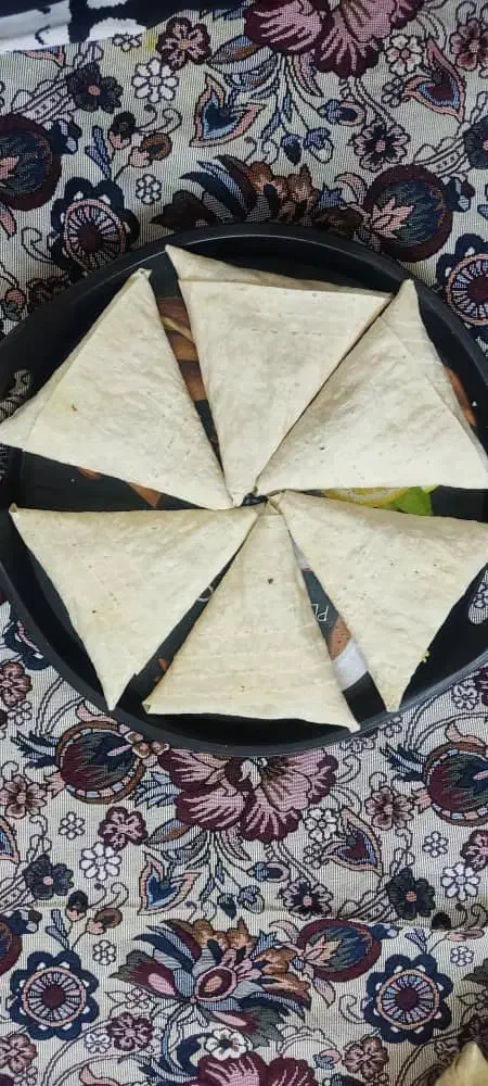 سمبوسه خام|خوردنی و آشامیدنی|شیراز, شیخ علی چوپان|دیوار