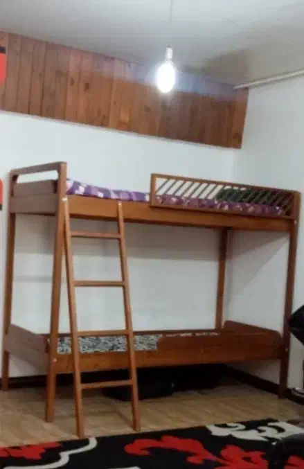 تخت دو طبقه تمام چوب (ترموو) فروش به علت جابه جایی|تخت و سرویس خواب|شیراز, فرهنگ شهر|دیوار