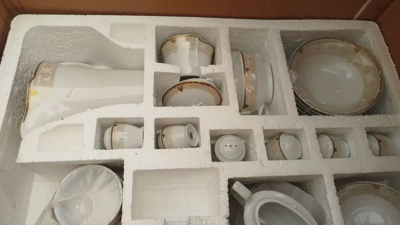 چینی ۱۲نفره آک ۸۶ پارچه فروش فوری|ظروف سرو و پذیرایی|اصفهان, شاهد|دیوار