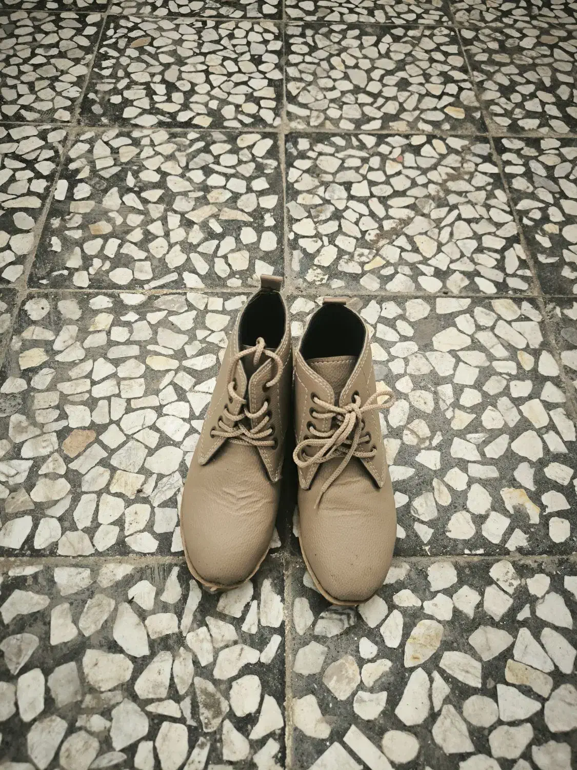 کفش|کیف، کفش، کمربند|لنگرود, |دیوار