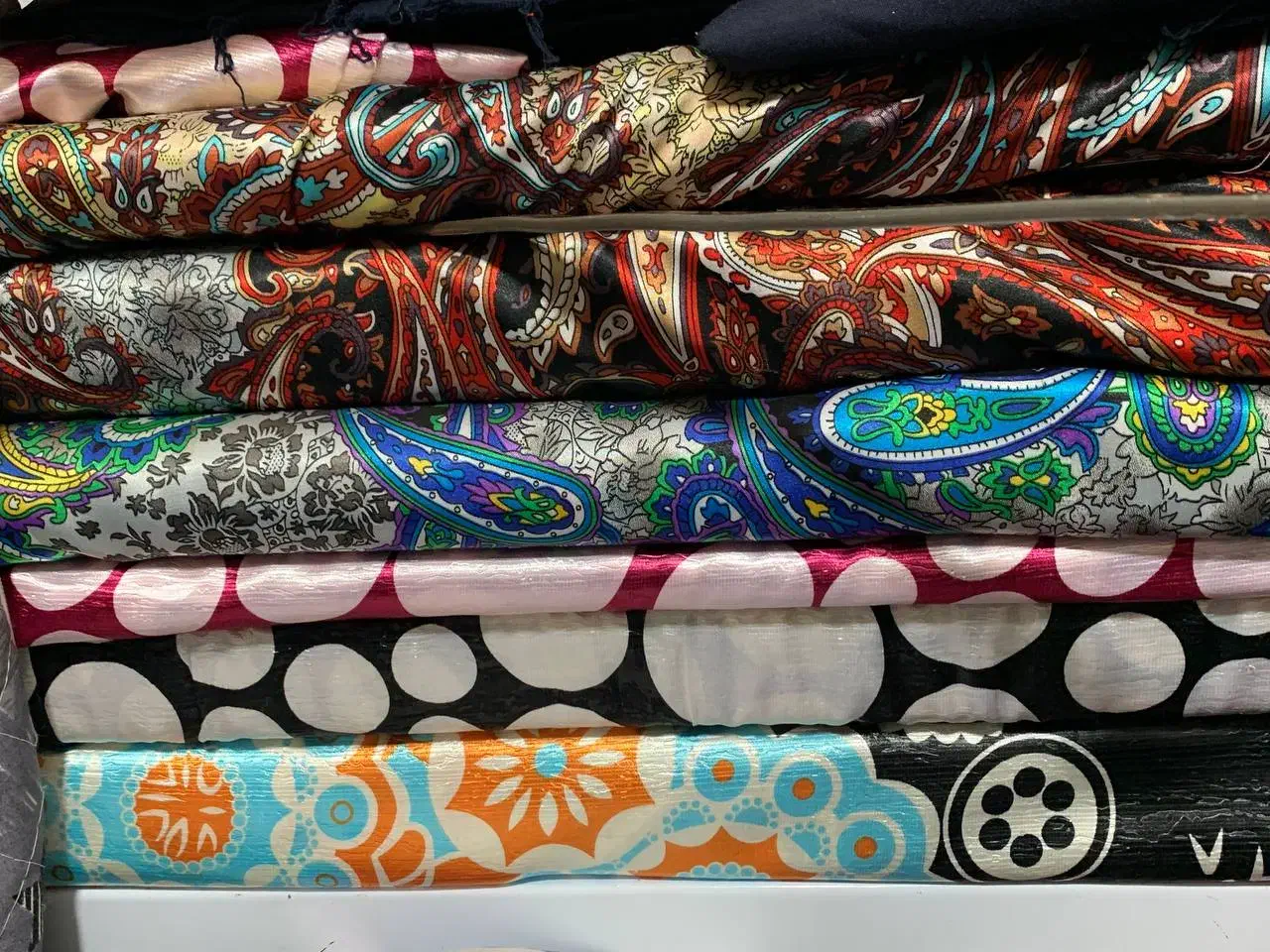 تخفیف پارچه کیلویی و متری|لوازم خیاطی و بافتنی|بجنورد, |دیوار