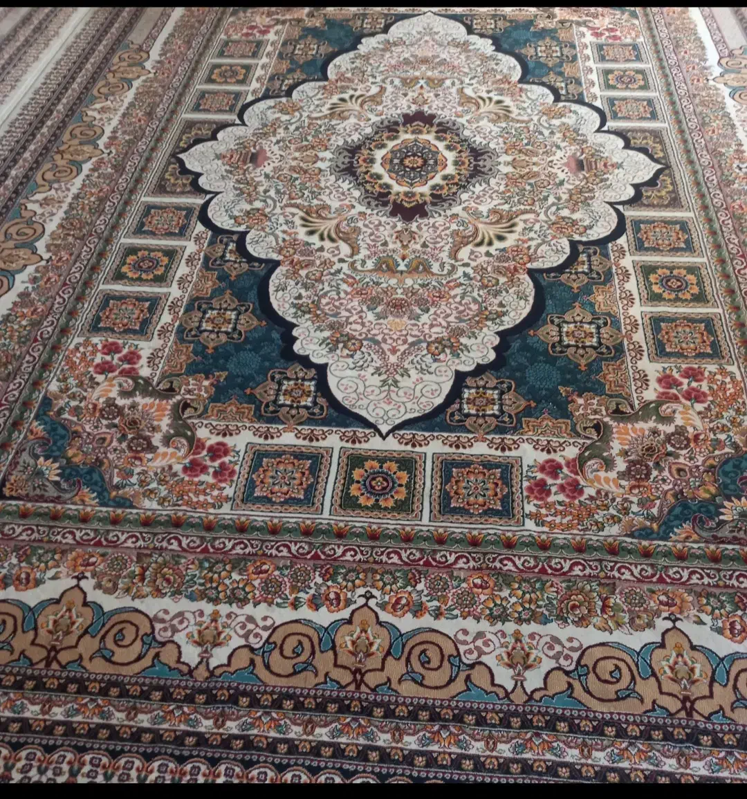 فرش ۹ متری ۷۰۰ شانه|فرش|بندرعباس, |دیوار