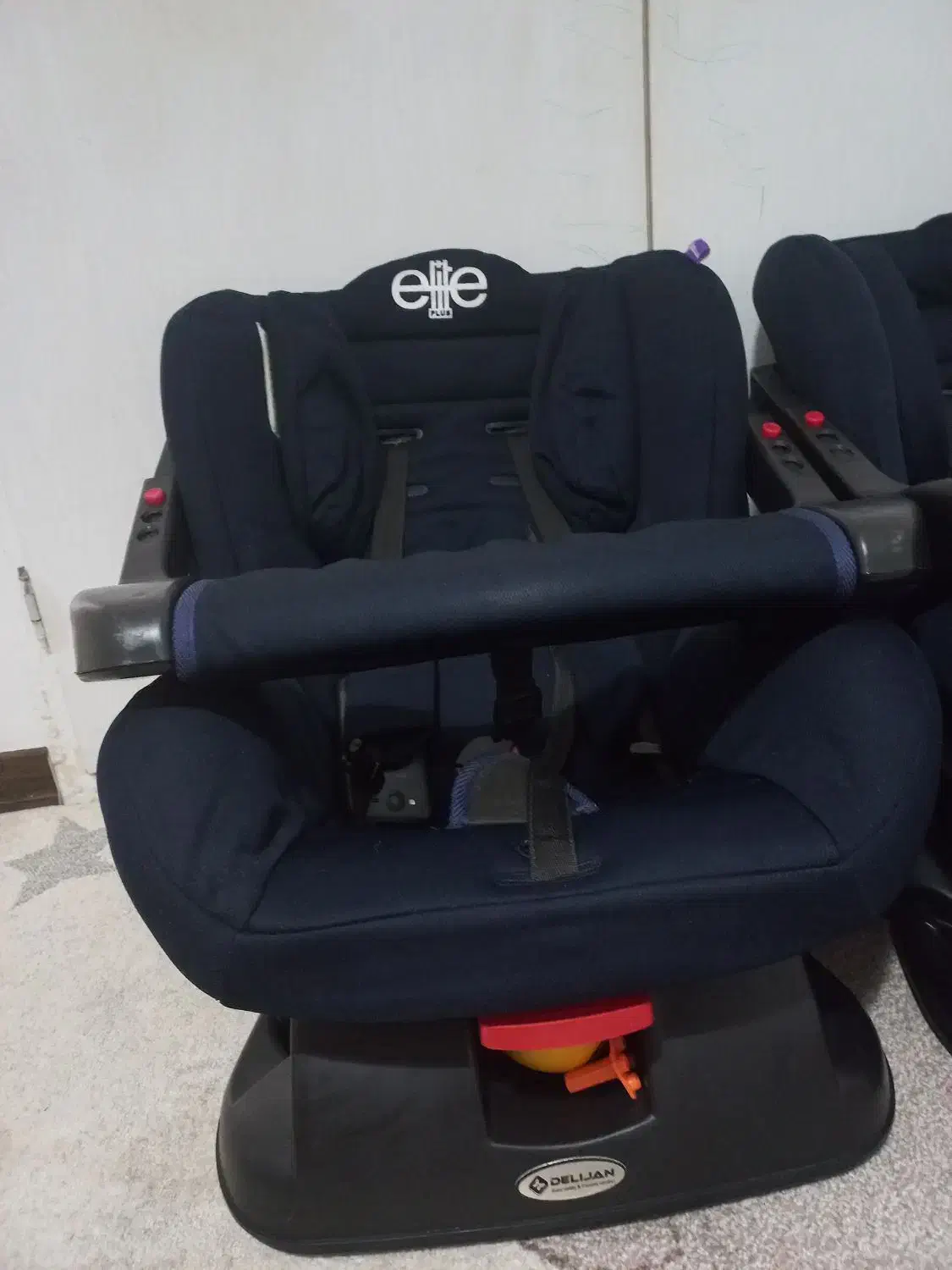 صندلی کودک|تخت و صندلی بچه|هشتگرد, فاز ۱ مهستان|دیوار