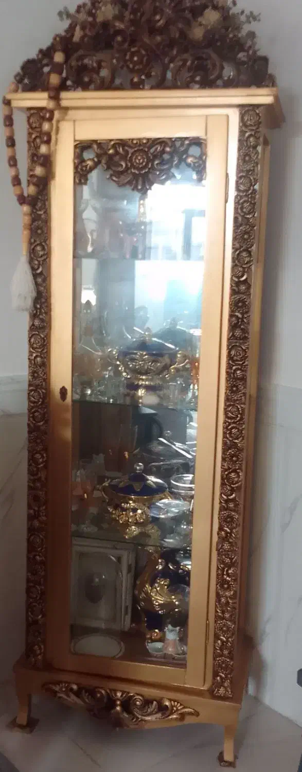 یک عدد بوفه در حد نو|بوفه، ویترین، کنسول|تاکستان, |دیوار