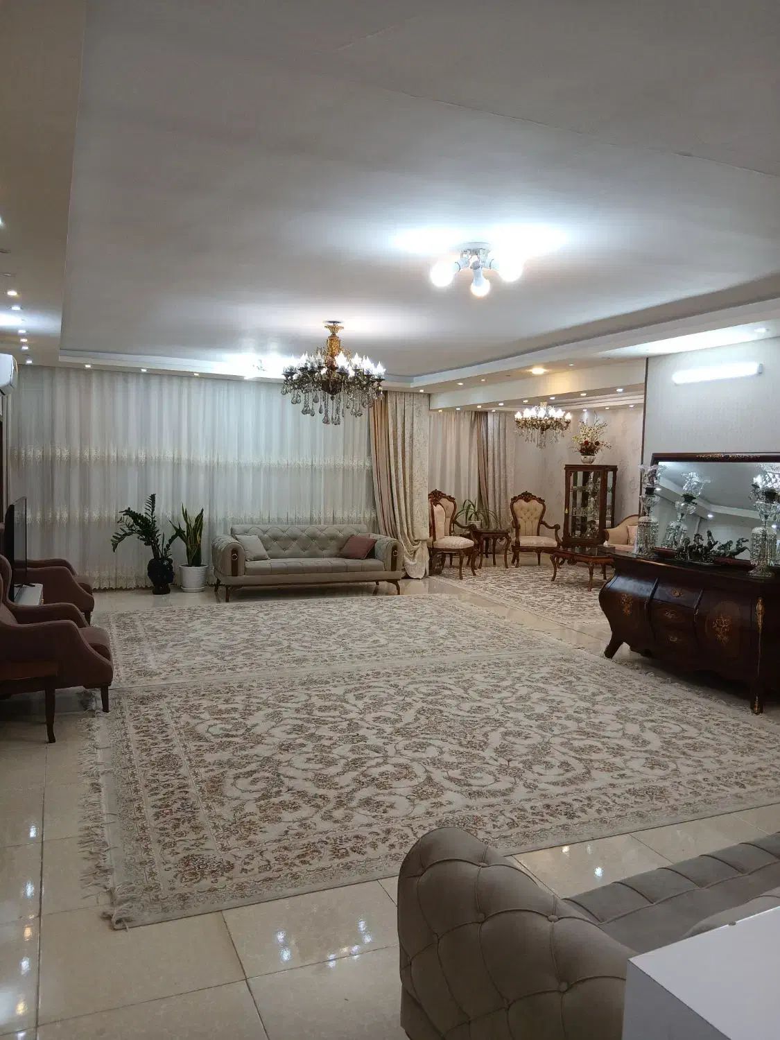 آپارتمان ۳۰۰متری|فروش آپارتمان|فلاورجان, |دیوار