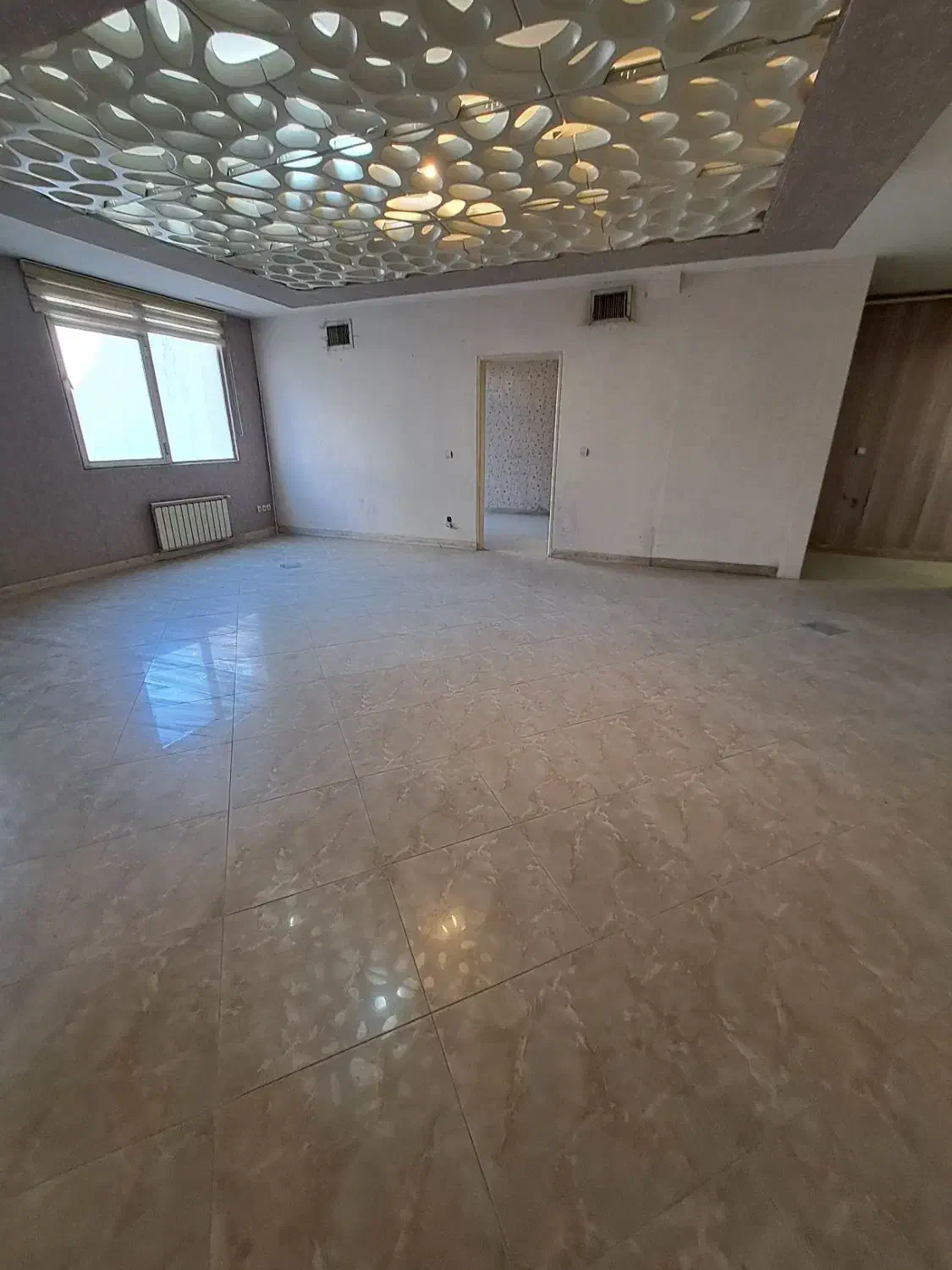 واحداداری ۹۰متری با یک اتاق کار سیمتری اول|اجارهٔ دفتر کار، اتاق اداری، مطب|کرمانشاه, |دیوار