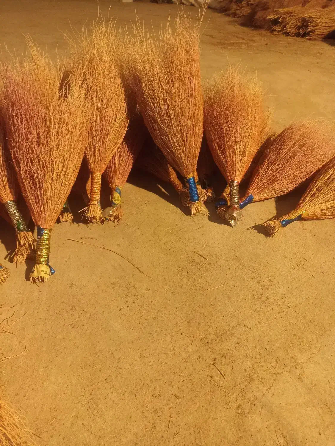 جارو.|لوازم نظافت|پارسآباد, |دیوار