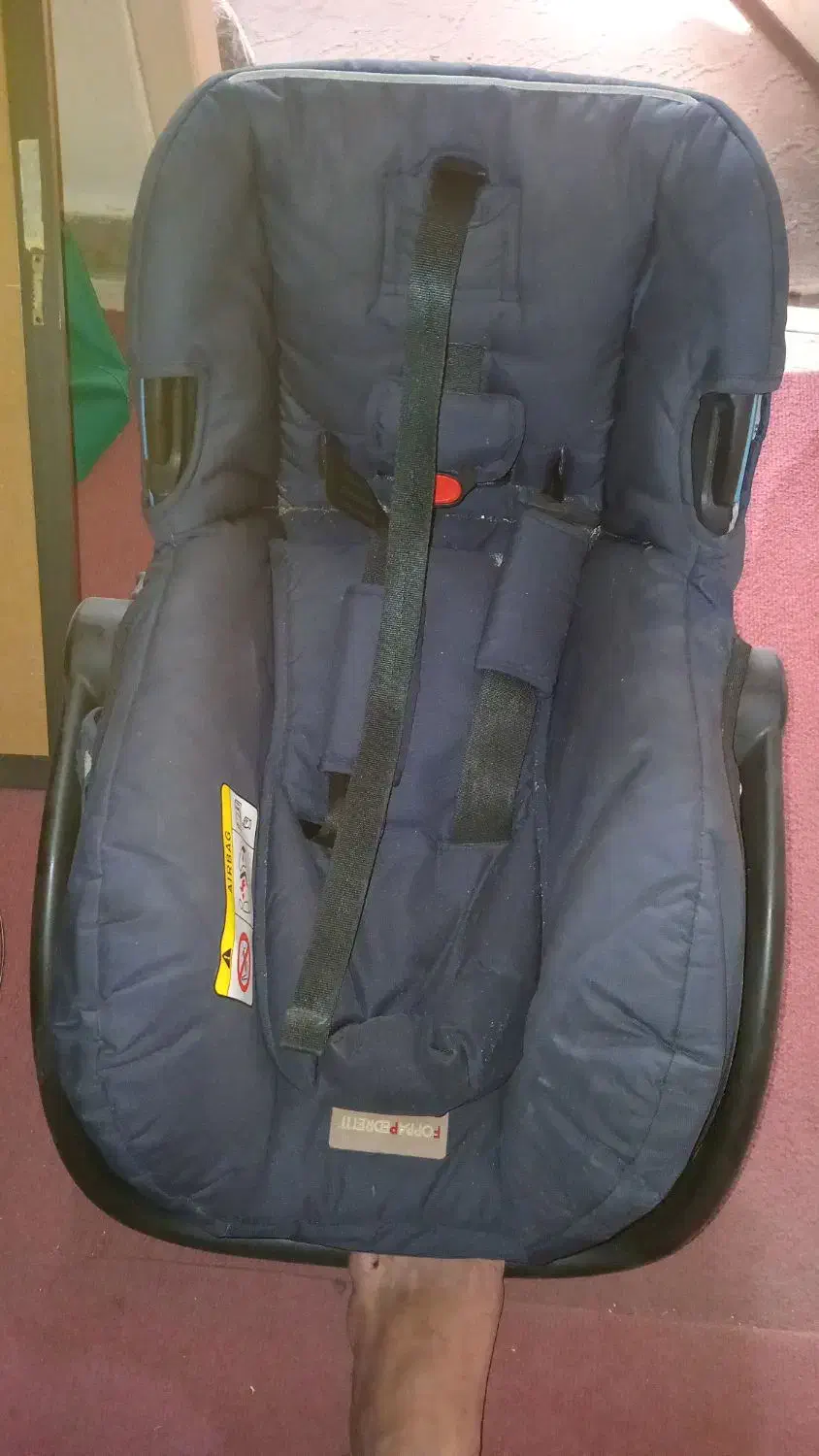 صندلی ماشین کودک دارای سایبان وکیسه هوا کاملا سالم|اسباب و اثاث بچه|کرج, شهرک اوج|دیوار