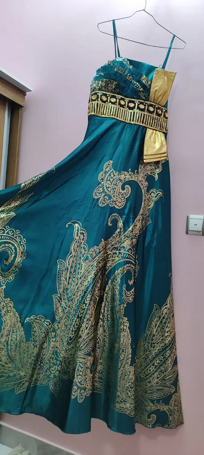 پیراهن عربی مجلسی|لباس|رودهن, |دیوار