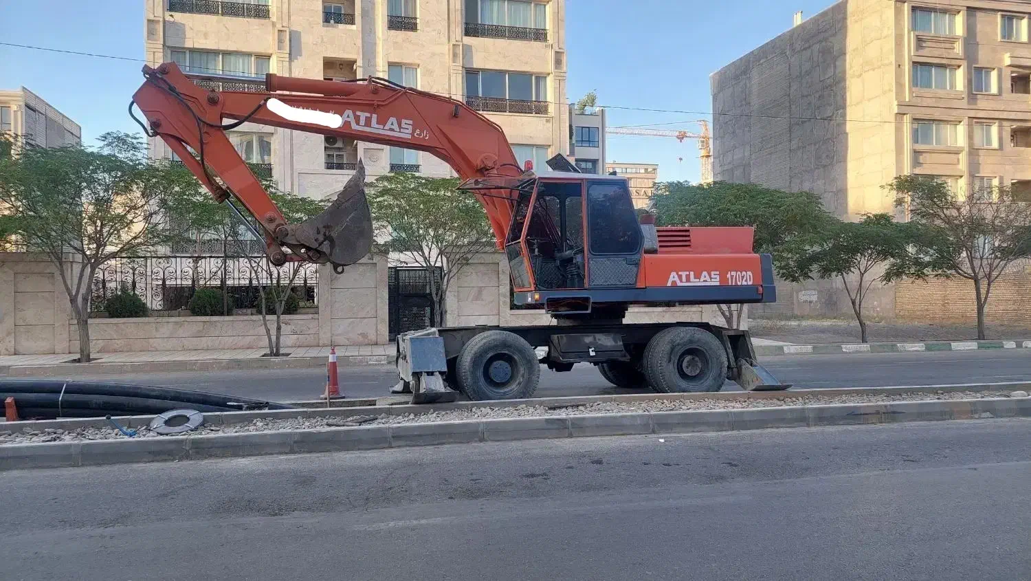 بیل لاستیکی اطلس ۷۰۲|خودرو سنگین|تهران, ونک|دیوار