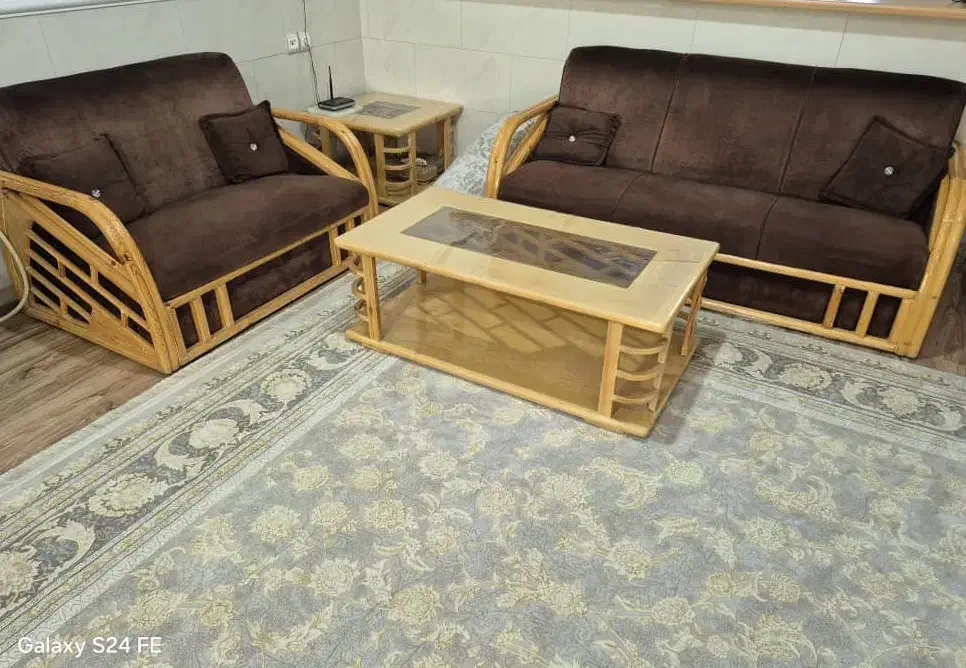 مبل راحتی ۹ نفره سالم|مبلمان خانگی و میز عسلی|مرودشت, فاز دوم شهرک فرهنگیان|دیوار