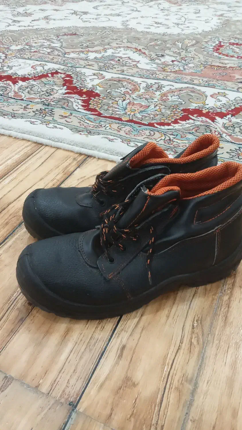 کفش ایمنی|کیف، کفش، کمربند|خرم‌آباد, |دیوار