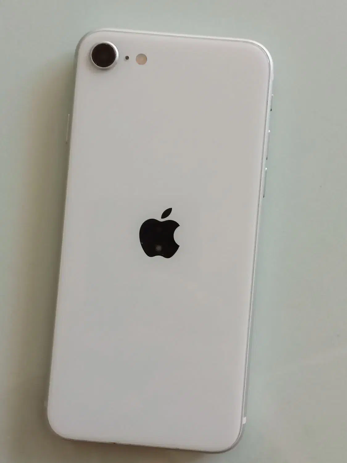 گوشی آیفون تمیز SE2020|موبایل|اصفهان, خانه اصفهان|دیوار