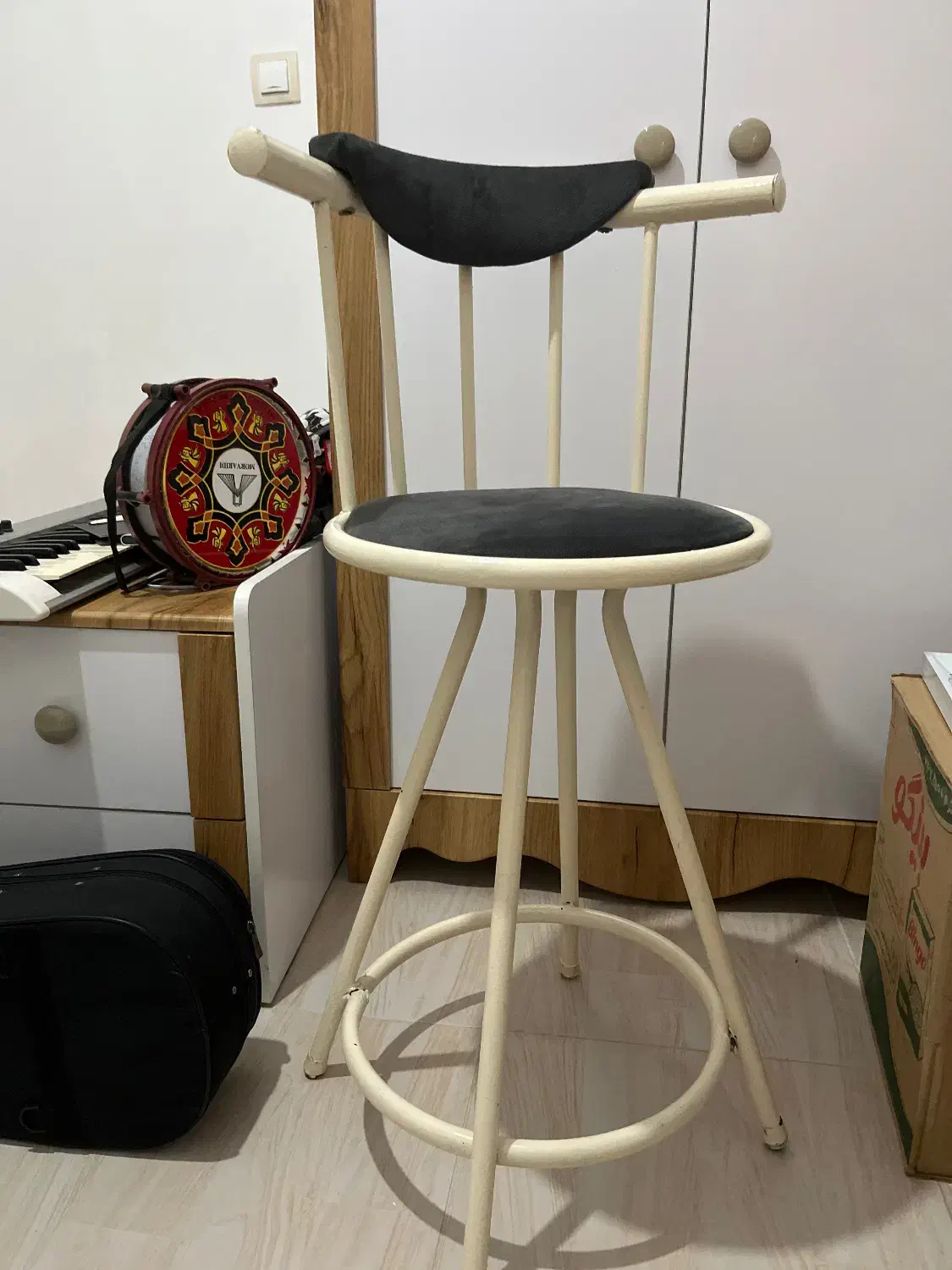 صندلی زیبا|صندلی و نیمکت|رشت, کوی مهر|دیوار