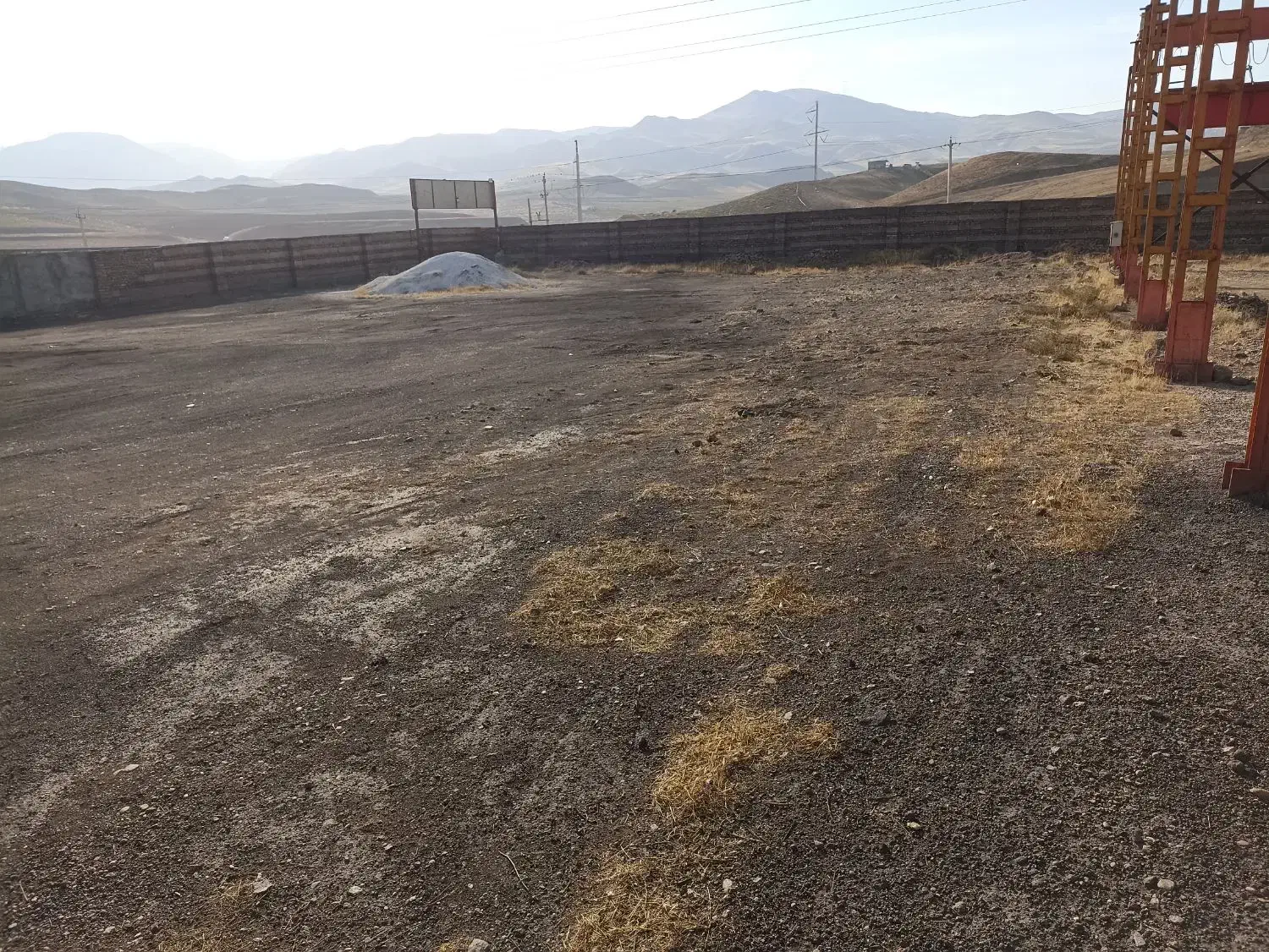 اجاره زمین جهت انبار (دارای جرثقیل)|اجارهٔ دفتر صنعتی، کشاورزی، تجاری|میانه, |دیوار