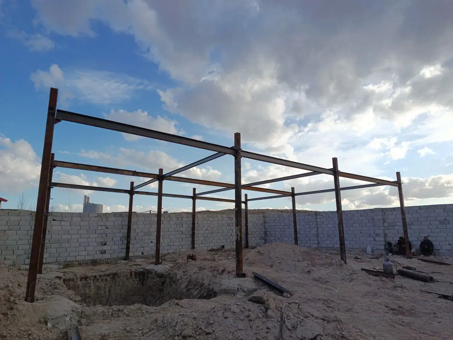 جوشکاری و اسکلت بندی ساختمان|خدمات پیشه و مهارت|تبریز, |دیوار