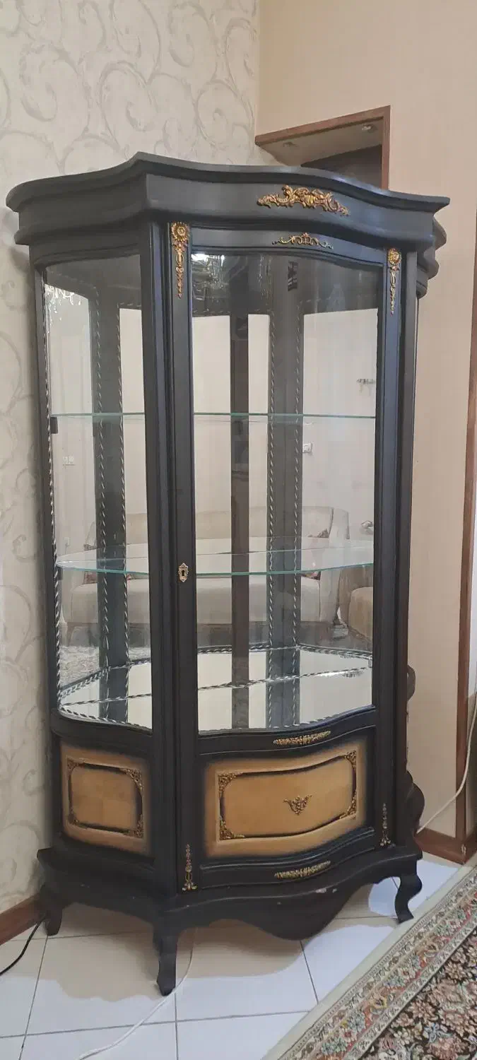 بوفه چوبی|بوفه، ویترین، کنسول|شیراز, سینما سعدی|دیوار